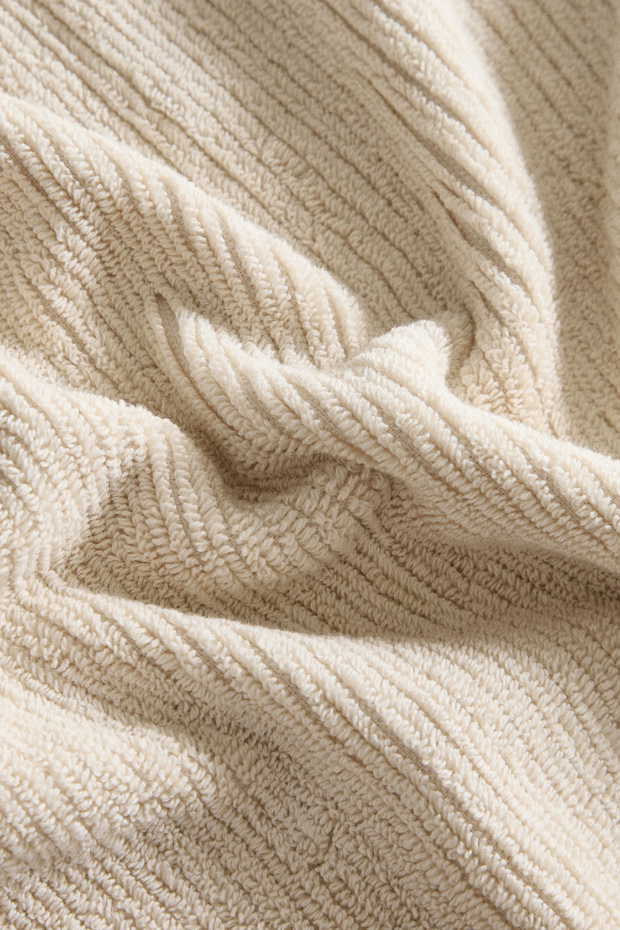 BATH TOWEL WITH TOPSTITCHING